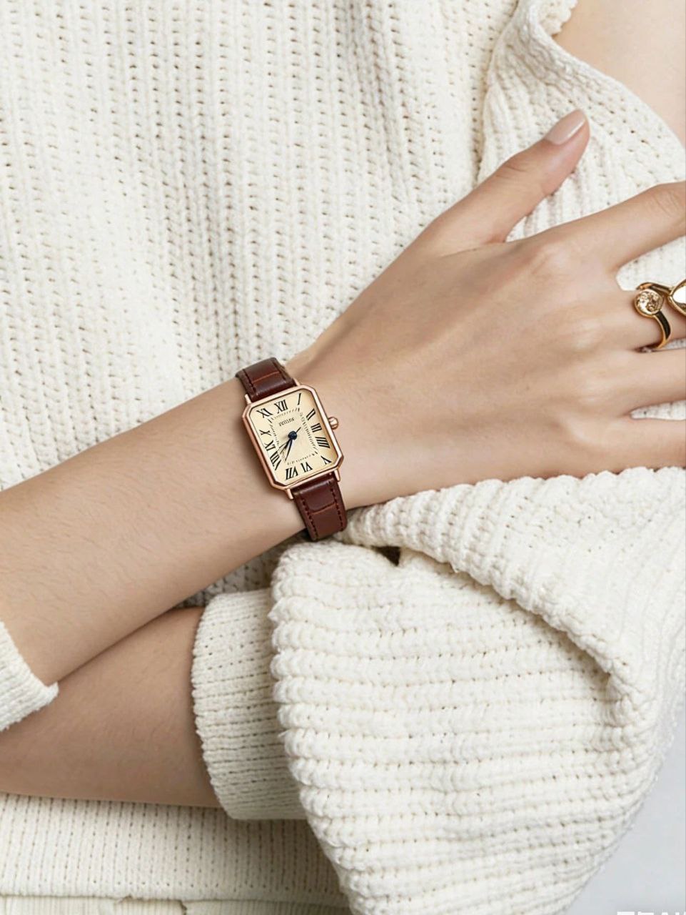 Vintage Minimalist Women’s Quartz Watch – Rose Gold Case with Roman Numerals