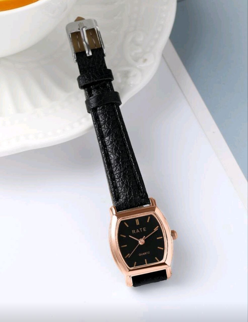 Women’s Minimalist Barrel-Shaped Quartz Watch – Leather Strap – Black & Brown