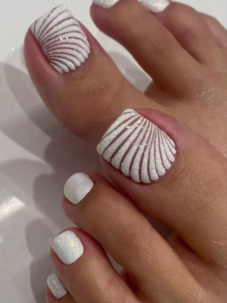 24pcs Shiny Shell Pattern Press-On Nails Set