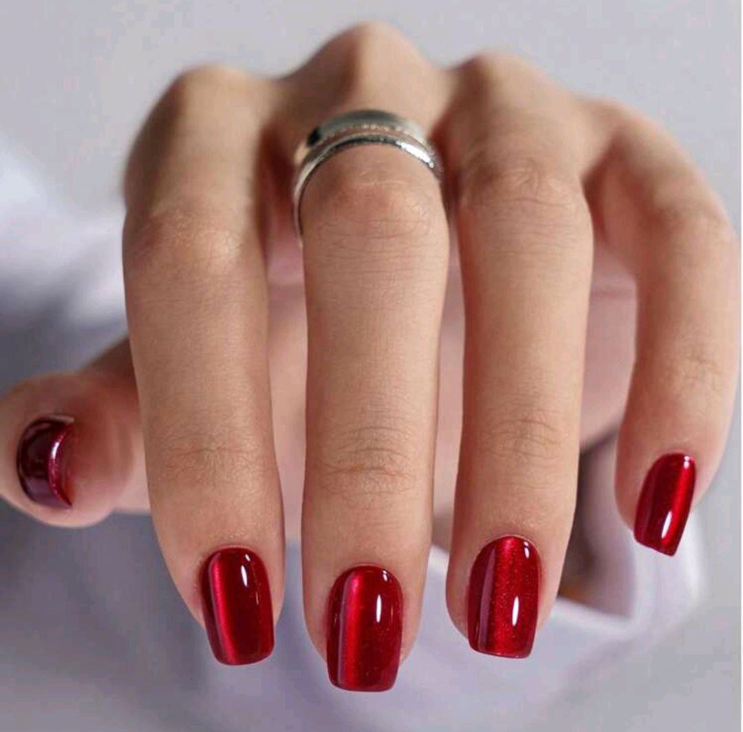 30PCS Short Square Red Press-On Nails – Classic Glossy Set