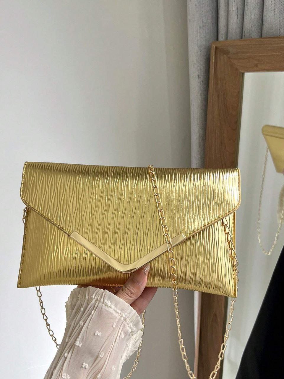Gold Textured Flap Chain Shoulder Bag – Elegant Evening Envelope Party Handbag