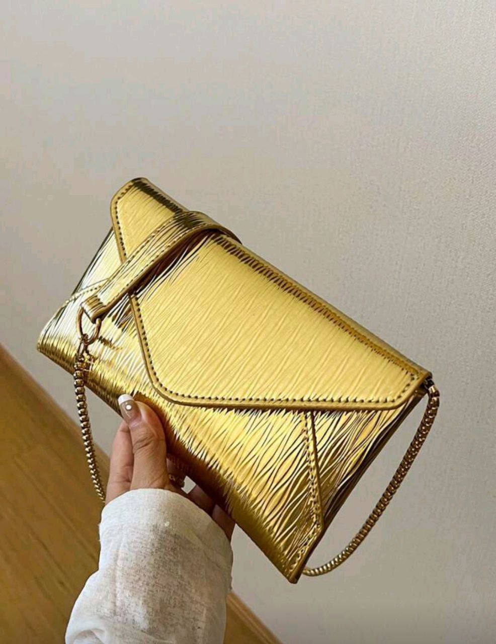 Gold Minimalist Envelope Crossbody Bag – Elegant One Shoulder Old Money Style