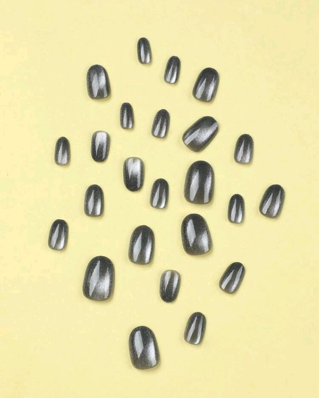 24pcs Gray Cat Eye Short Oval Nails + 1 Adhesive Tab + 1 Nail File