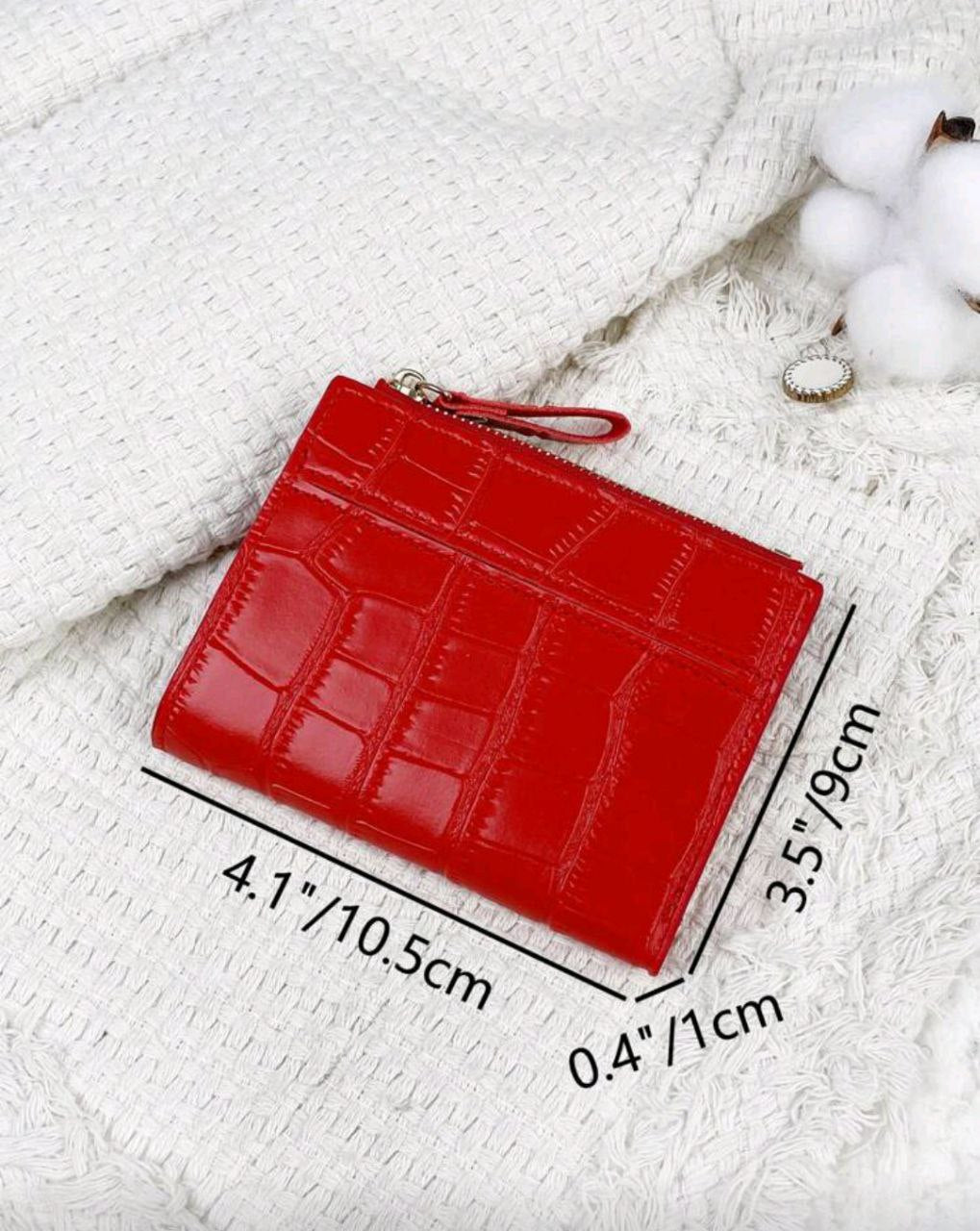 Red Fold-Over Small Wallet – Slim Bi-Fold Card & Cash Organizer for Women