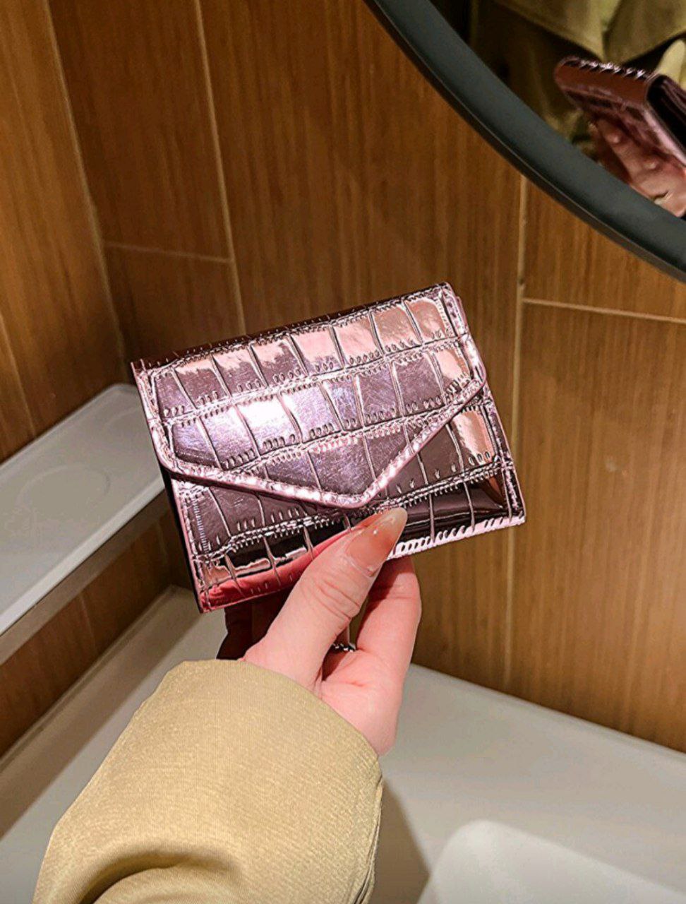 Shiny Crocodile Embossed Bi-Fold Wallet – Metallic Slim Card & Cash Wallet for Women