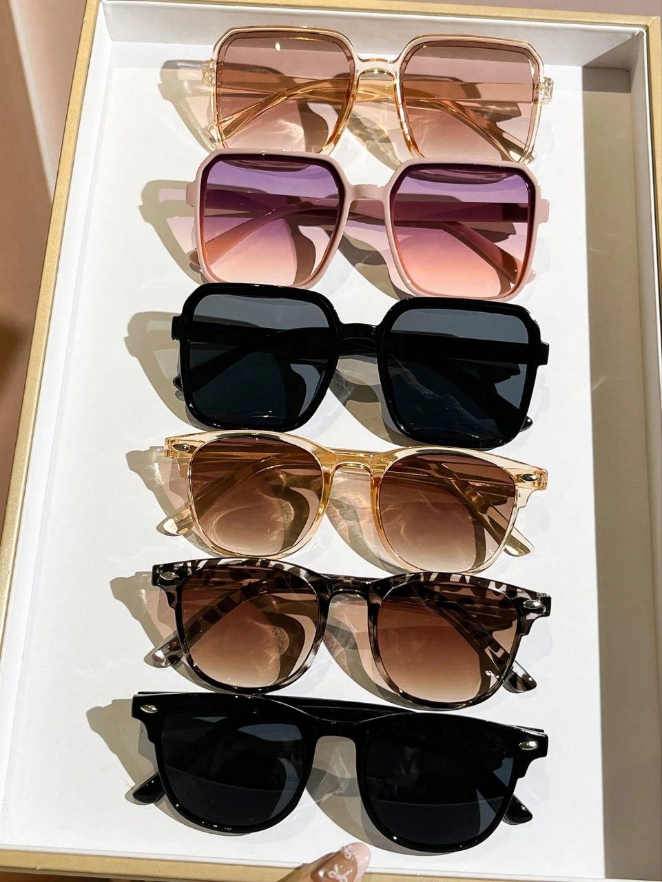 Women's Geometric Retro Chic Fashion Glasses – 6 Colors