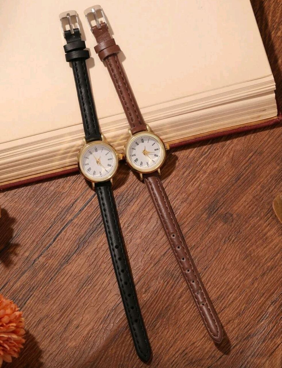 Retro Simple Women’s Leather Strap Watch – Round Dial – Black & Brown
