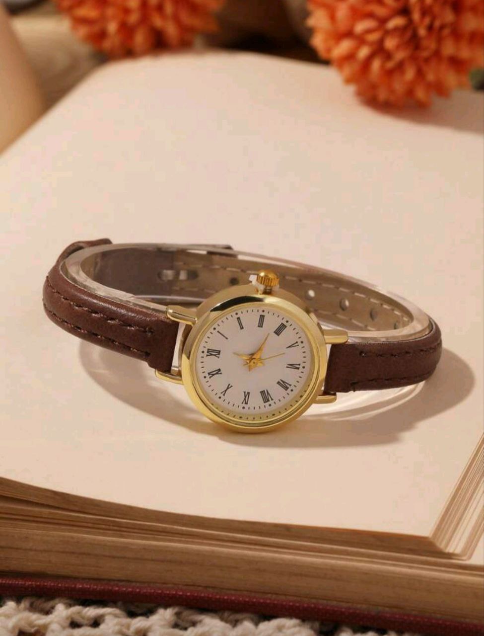 Retro Simple Women’s Leather Strap Watch – Round Dial – Black & Brown