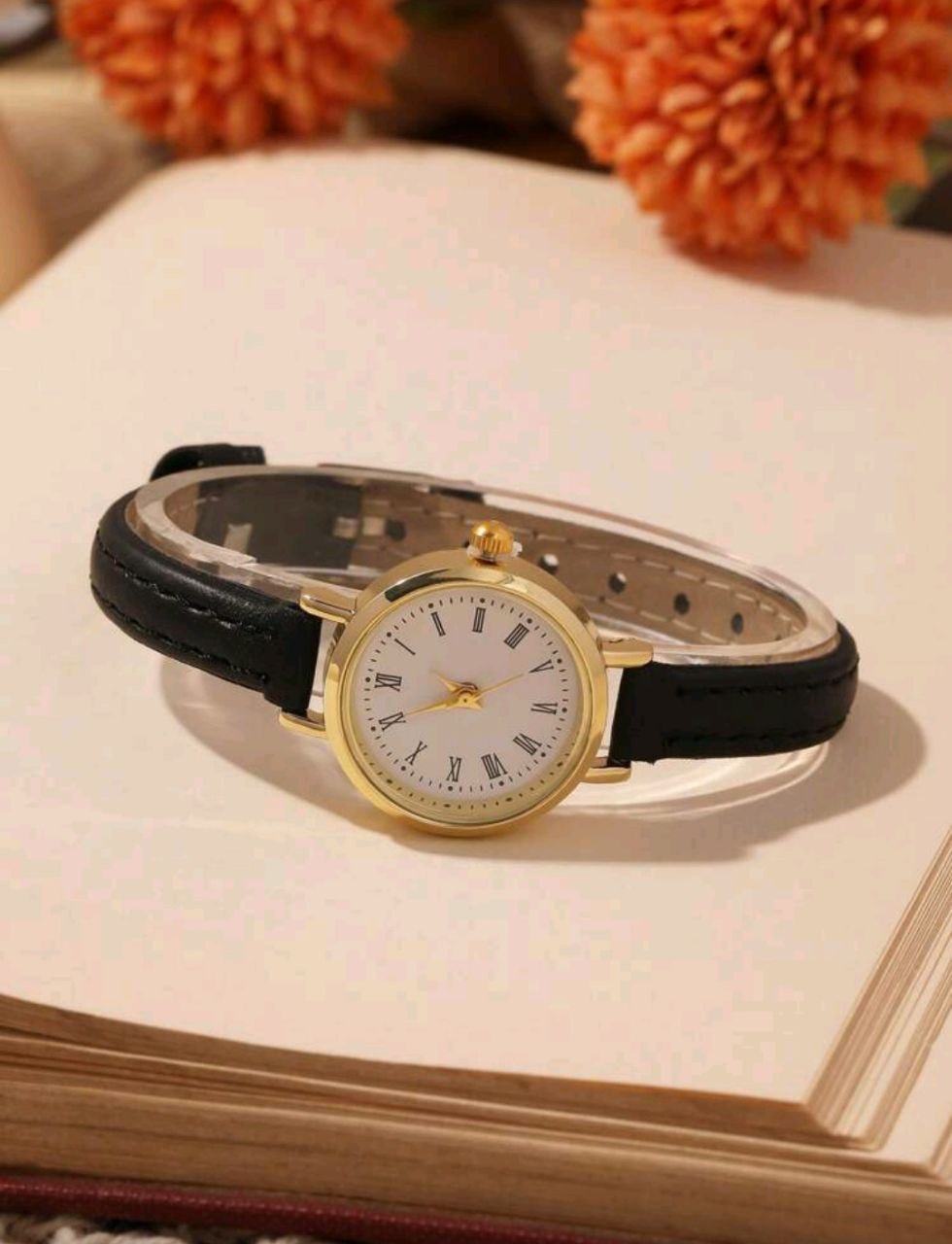 Retro Simple Women’s Leather Strap Watch – Round Dial – Black & Brown