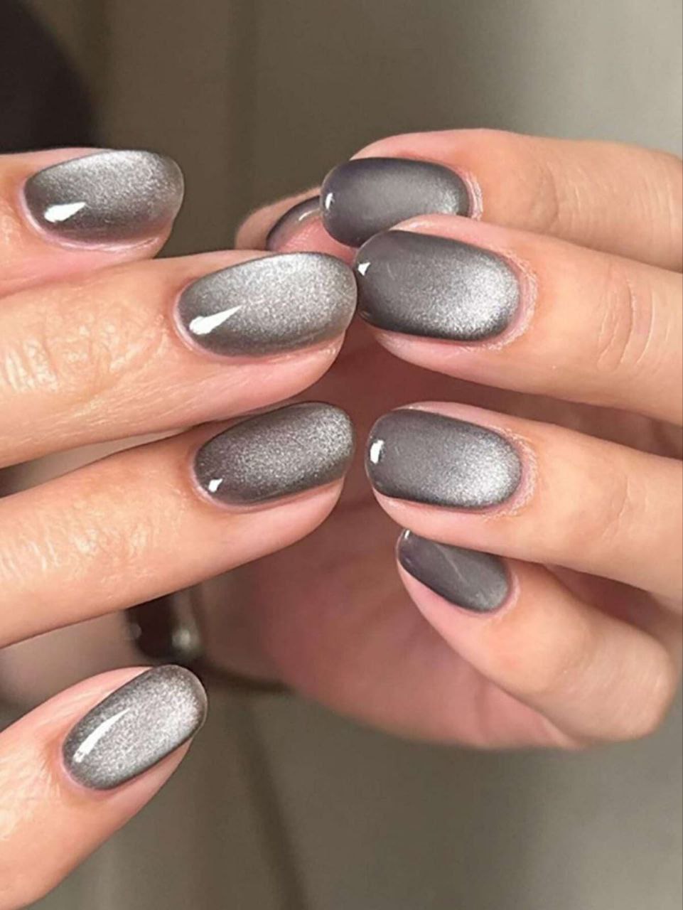 24pcs Gray Cat Eye Short Oval Nails + 1 Adhesive Tab + 1 Nail File