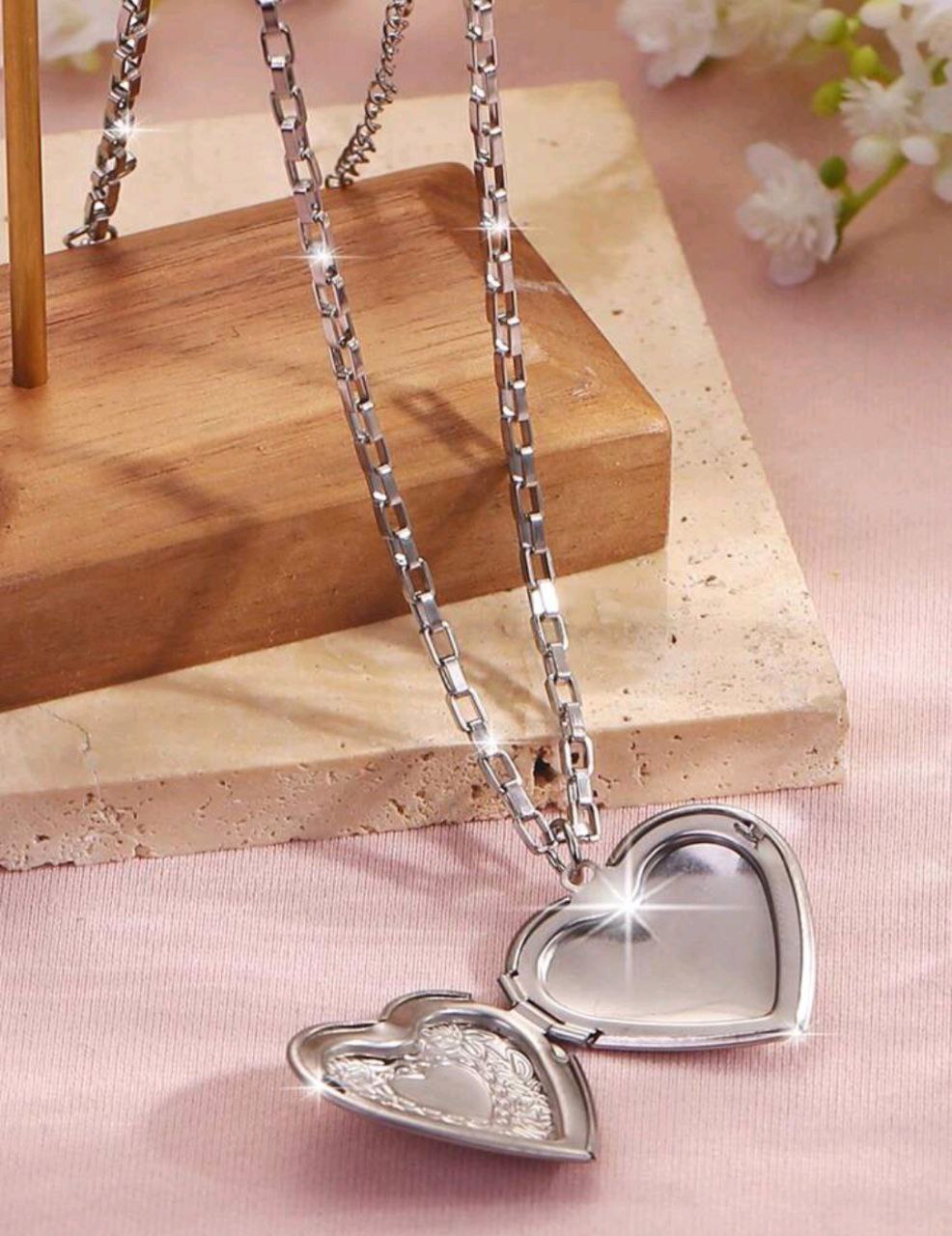 Heart-Shaped Stainless Steel Photo Necklace – Personalized Pendant for Women