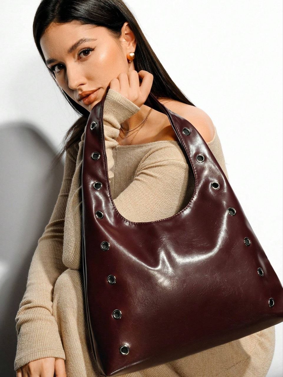 Women’s Rivet Decor Large Capacity Shoulder Tote Bag burgundy