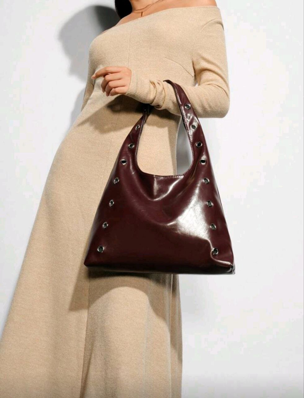 Women’s Burgundy Rivet Decor Large Capacity Shoulder Tote Bag