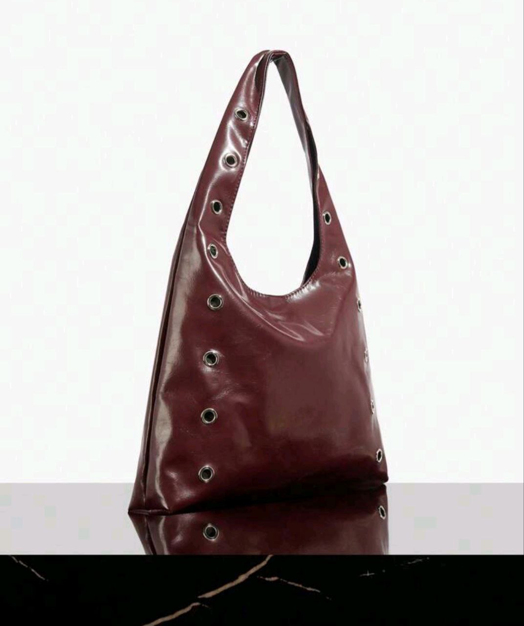 Women’s Burgundy Rivet Decor Large Capacity Shoulder Tote Bag