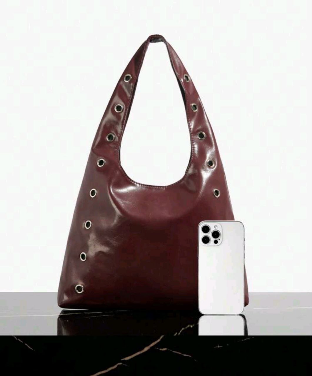 Women’s Burgundy Rivet Decor Large Capacity Shoulder Tote Bag