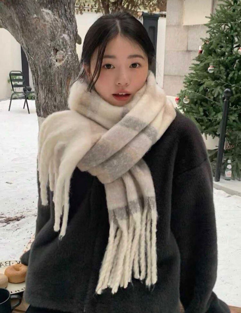 Luxury Mohair-Style Fur Shawl – Soft Winter Wrap