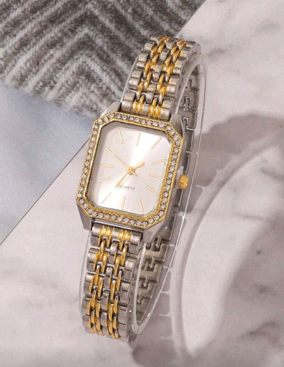 Vintage Square Dial Quartz Watch for Women – Roman Numerals
