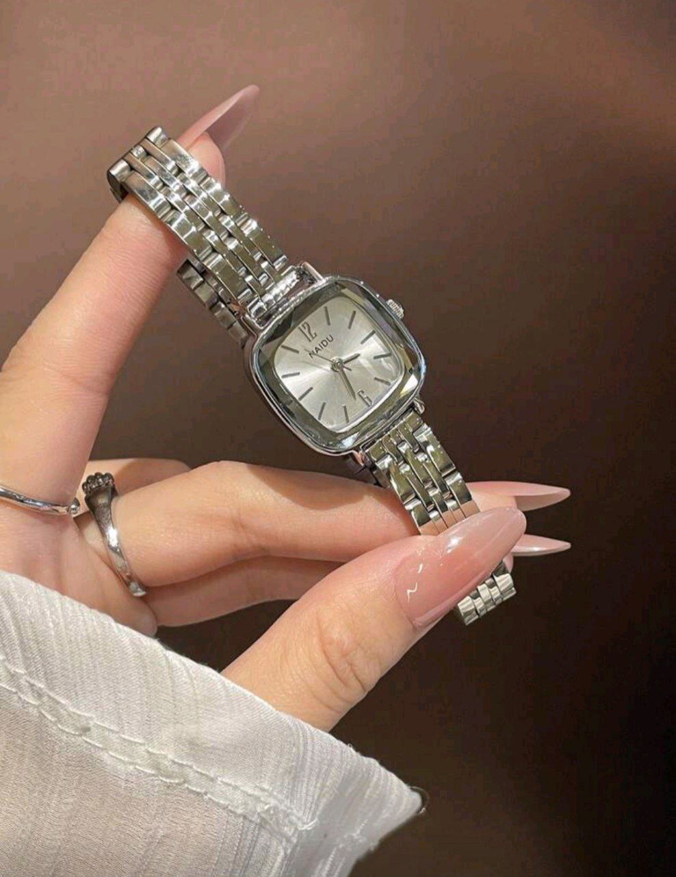 Vintage Petite Square Dial Stainless Steel Watch for Women – Elegant Quartz