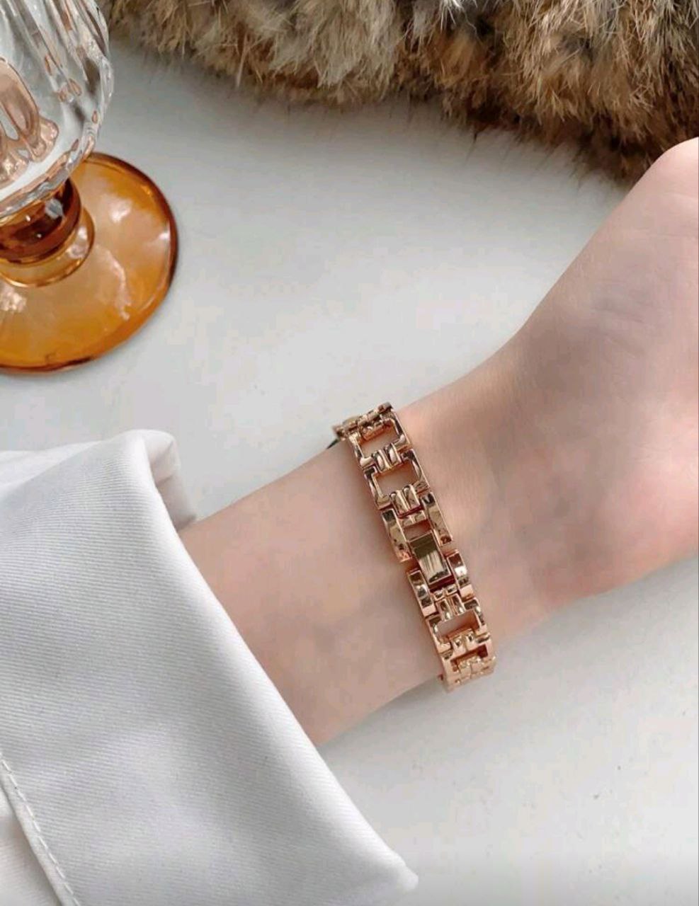 Women’s Elegant Small Dial Stainless Steel Quartz Watch