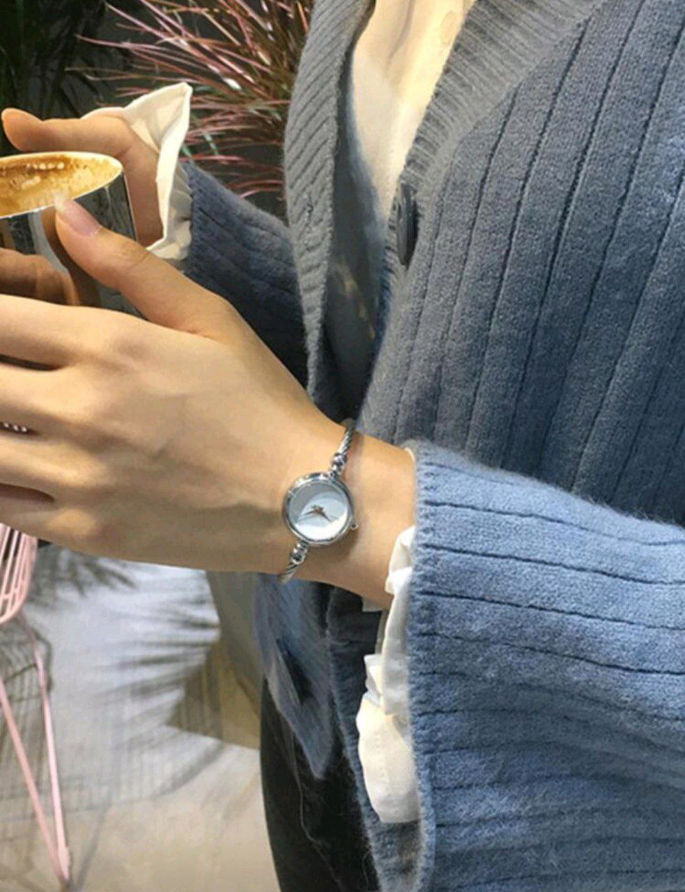 Women’s Casual Round Dial Zinc Alloy Quartz Watch – Silver & Gold