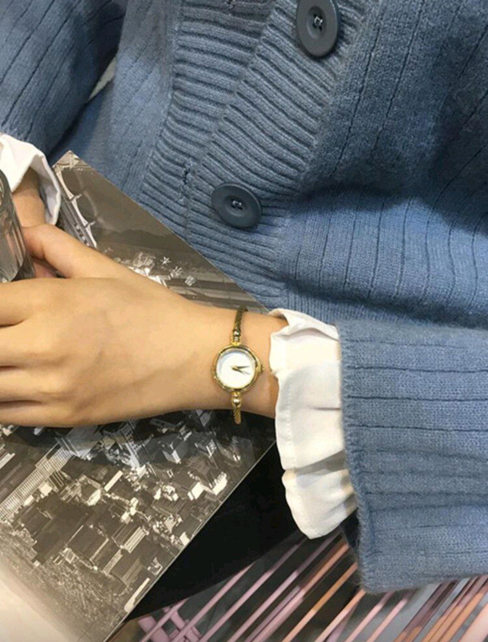 Women’s Casual Round Dial Zinc Alloy Quartz Watch – Silver & Gold