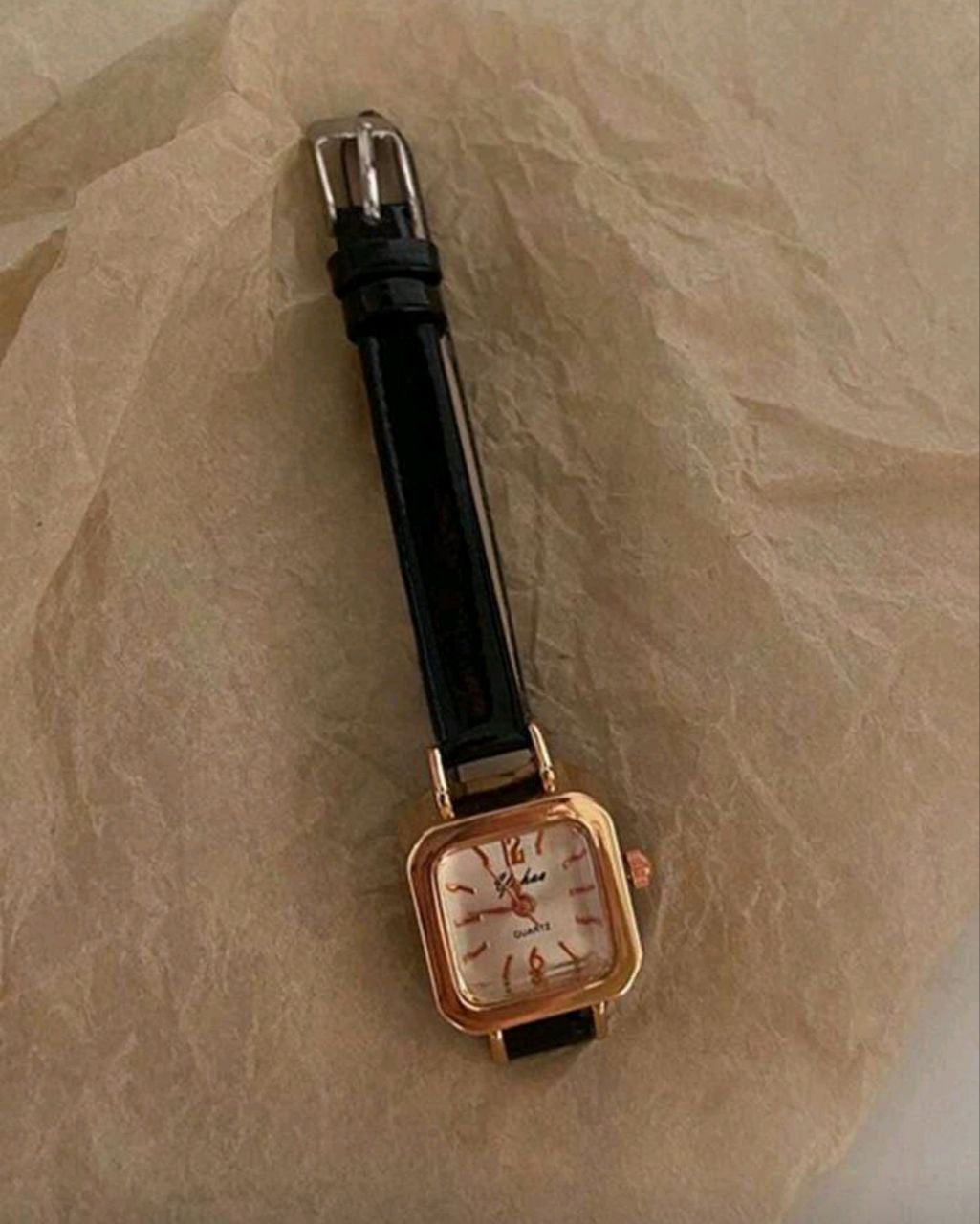 Minimalist Retro Square Quartz Watch for Women – PU Leather Strap
