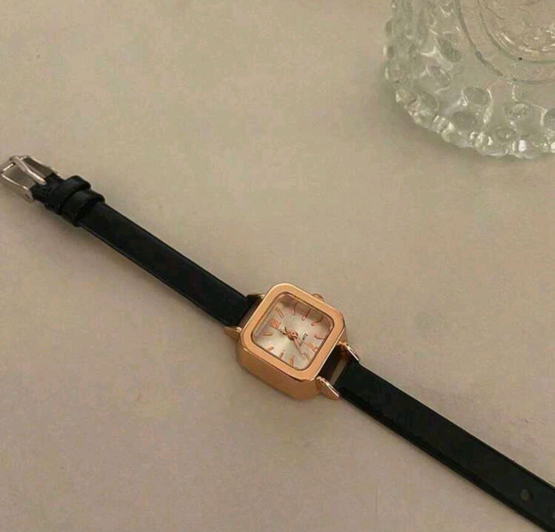 Minimalist Retro Square Quartz Watch for Women – PU Leather Strap