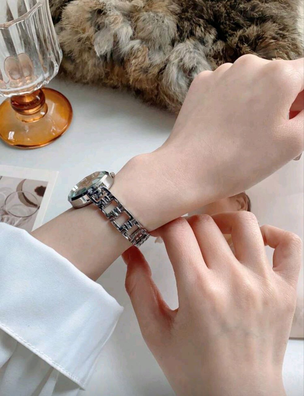 Women’s Elegant Small Dial Stainless Steel Quartz Watch