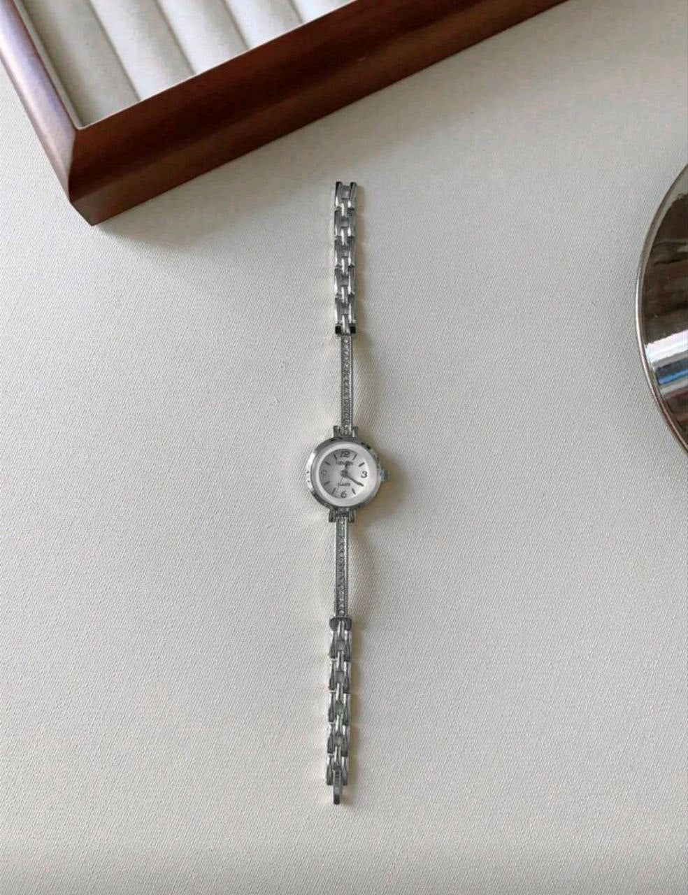 Minimalist Thin Strap Bracelet Style Quartz Watch for Women