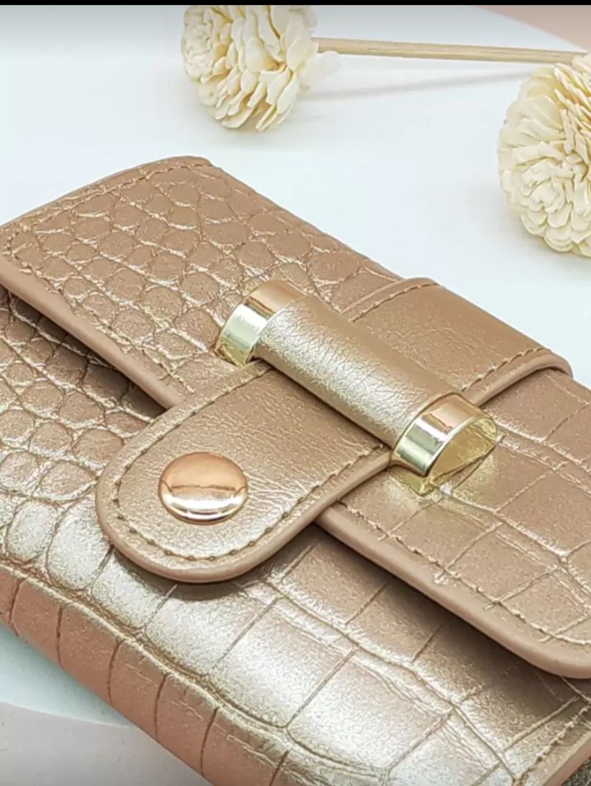 Gold Metallic Crocodile Fold-Over Wallet – Small Bi-Fold Card & Cash Organizer for Women