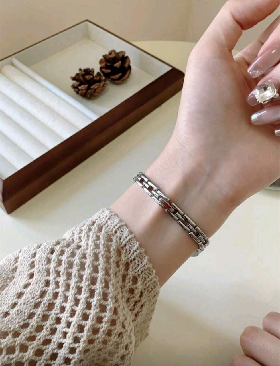 Minimalist Thin Strap Bracelet Style Quartz Watch for Women