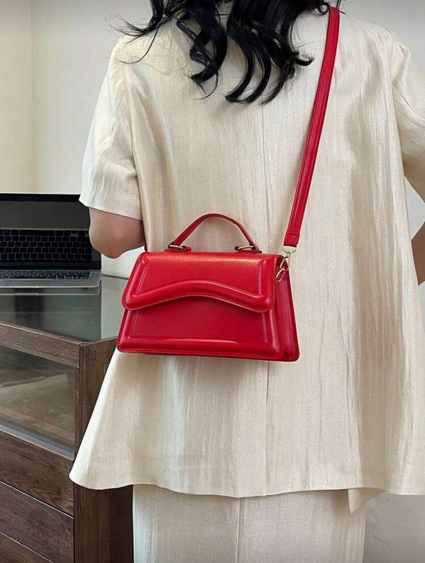 Minimalist Chic Vintage Underarm Shoulder & Crossbody Bag – Red