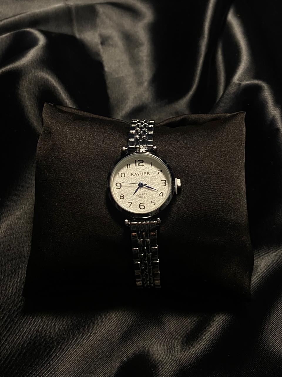 Women’s Round Quartz Watch with Numeral Dial – Silver & Gold Zinc Alloy