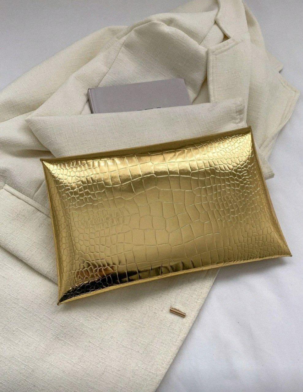 Elegant Crocodile & Marble Pattern Envelope Clutch – Black & Gold