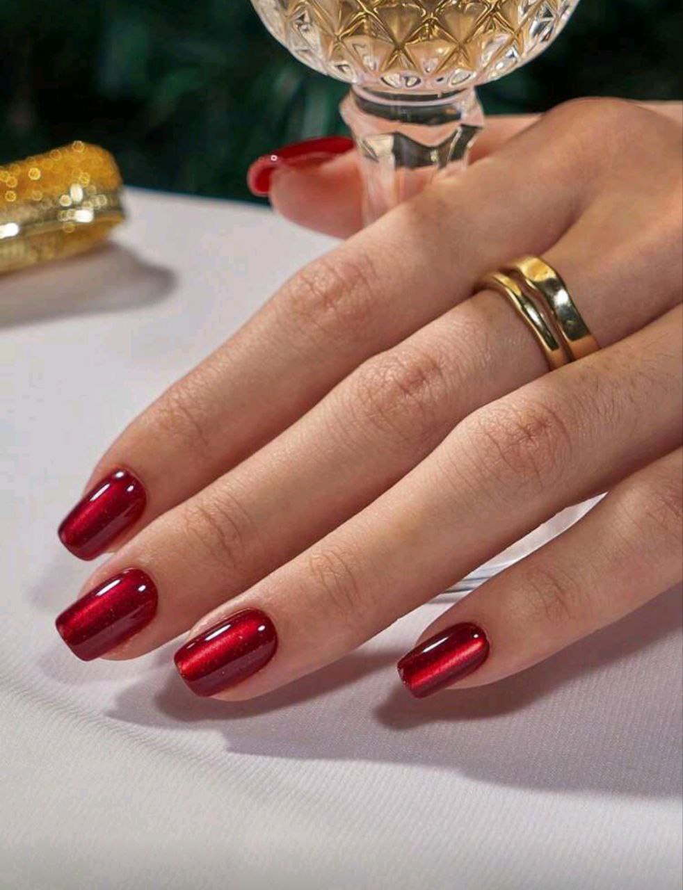30PCS Short Square Red Press-On Nails – Classic Glossy Set