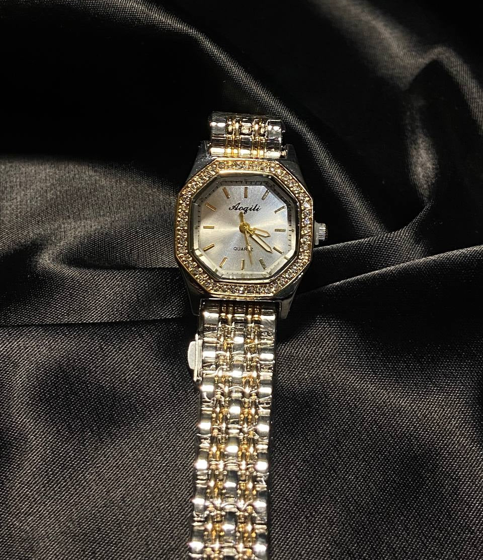 Two-Tone Polygonal Quartz Watch for Women – Elegant & Exquisite Design