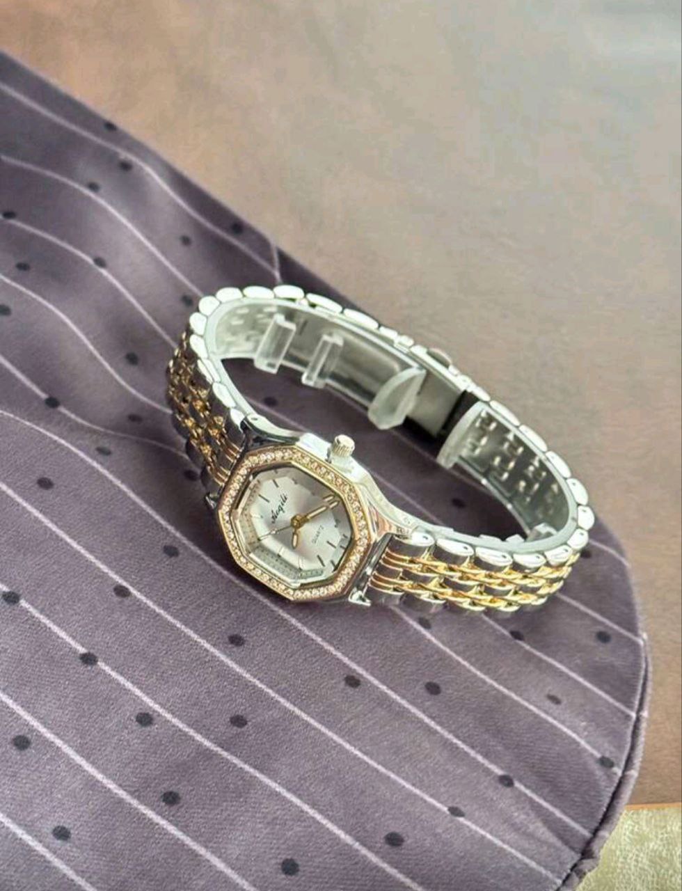 Two-Tone Polygonal Quartz Watch for Women – Elegant & Exquisite Design