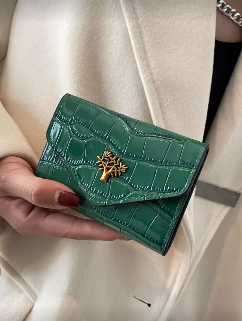 Crocodile Embossed Bi-Fold Wallet with Metal Decor – Green & Black