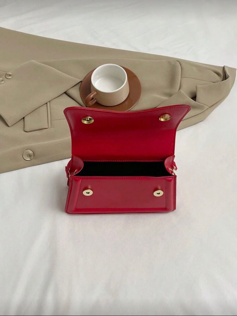 Minimalist Chic Vintage Underarm Shoulder & Crossbody Bag – Red