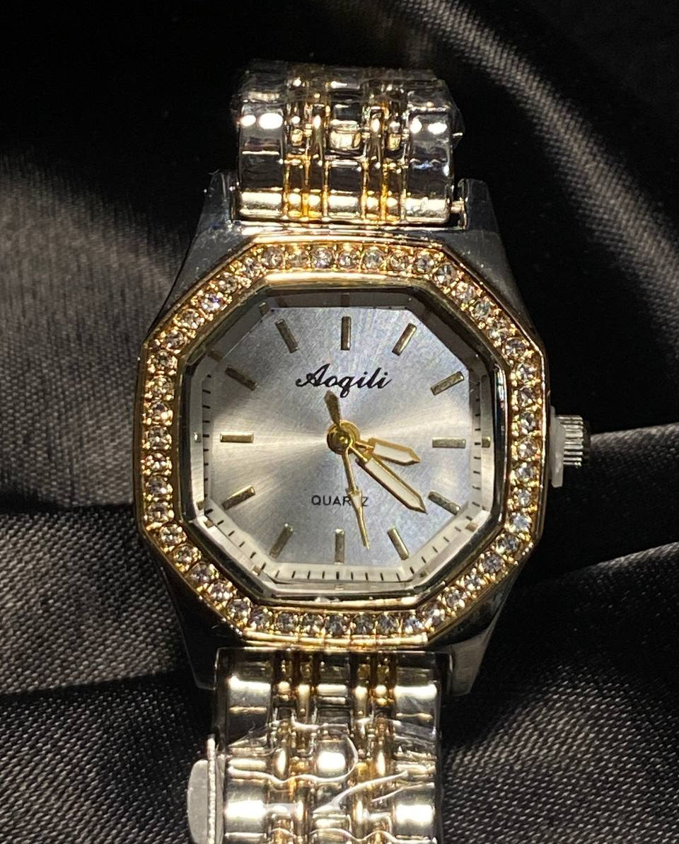 Two-Tone Polygonal Quartz Watch for Women – Elegant & Exquisite Design