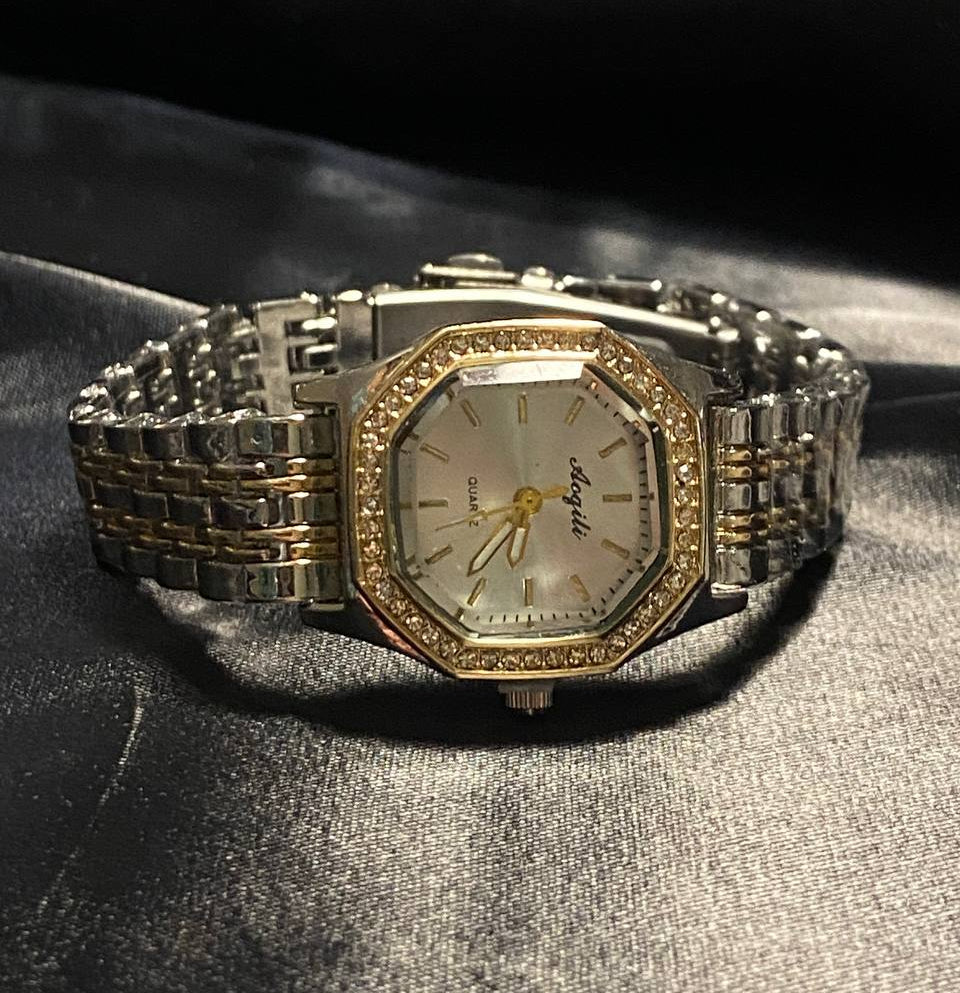 Two-Tone Polygonal Quartz Watch for Women – Elegant & Exquisite Design