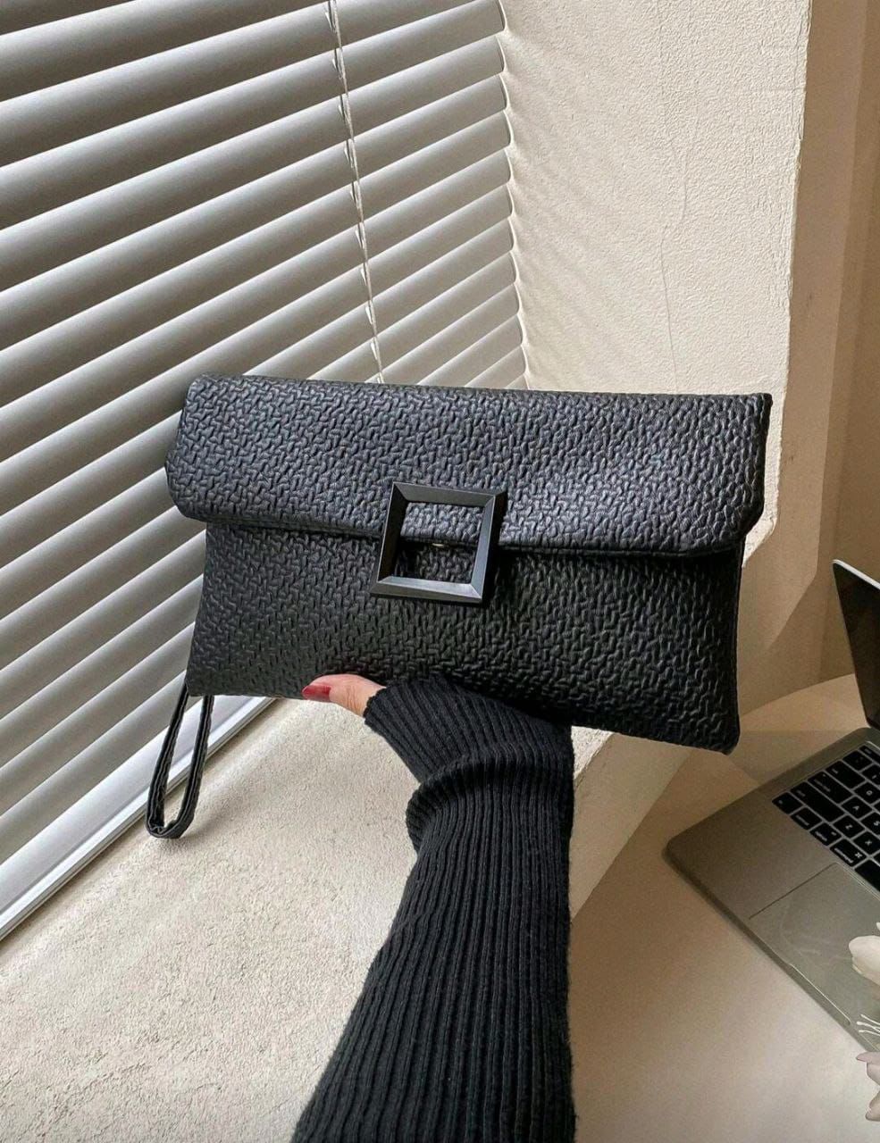 Simple Retro Envelope Clutch Bag for Women – Solid Color
