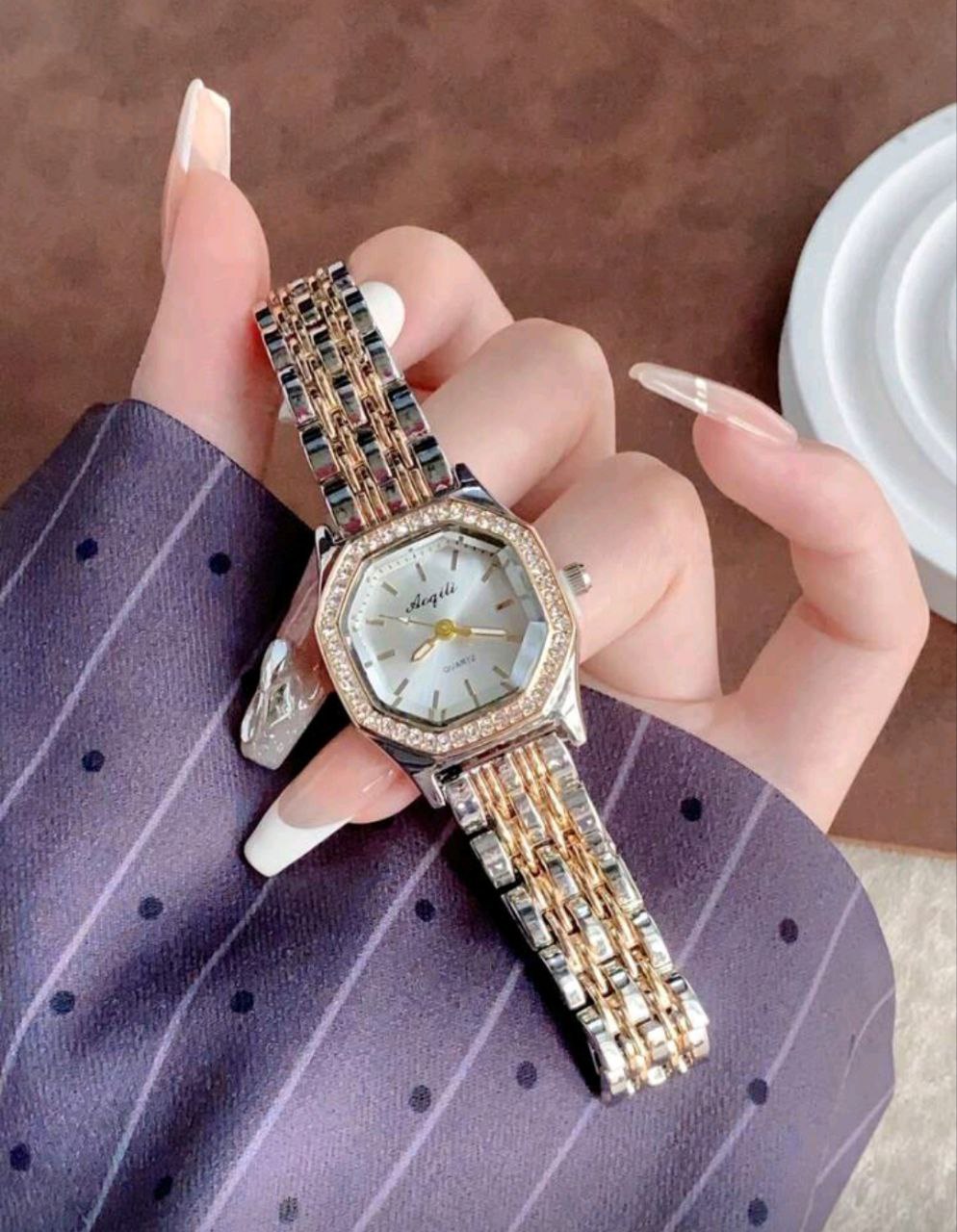 Two-Tone Polygonal Quartz Watch for Women – Elegant & Exquisite Design