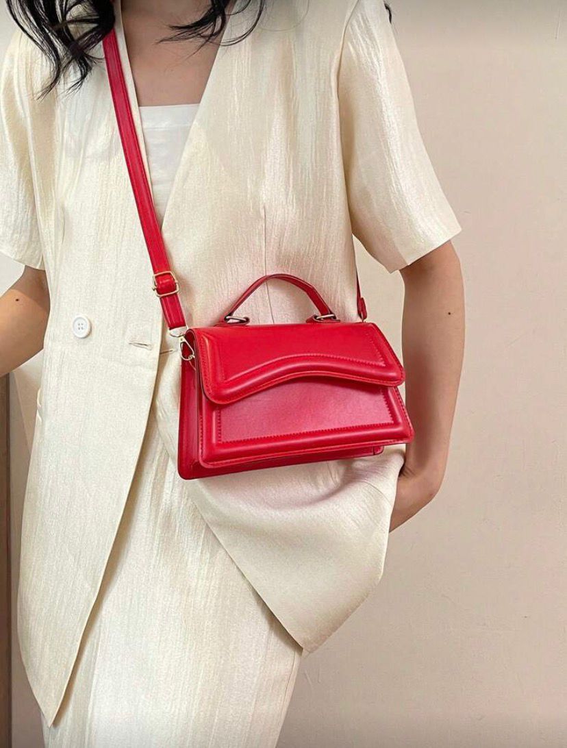 Minimalist Chic Vintage Underarm Shoulder & Crossbody Bag – Red