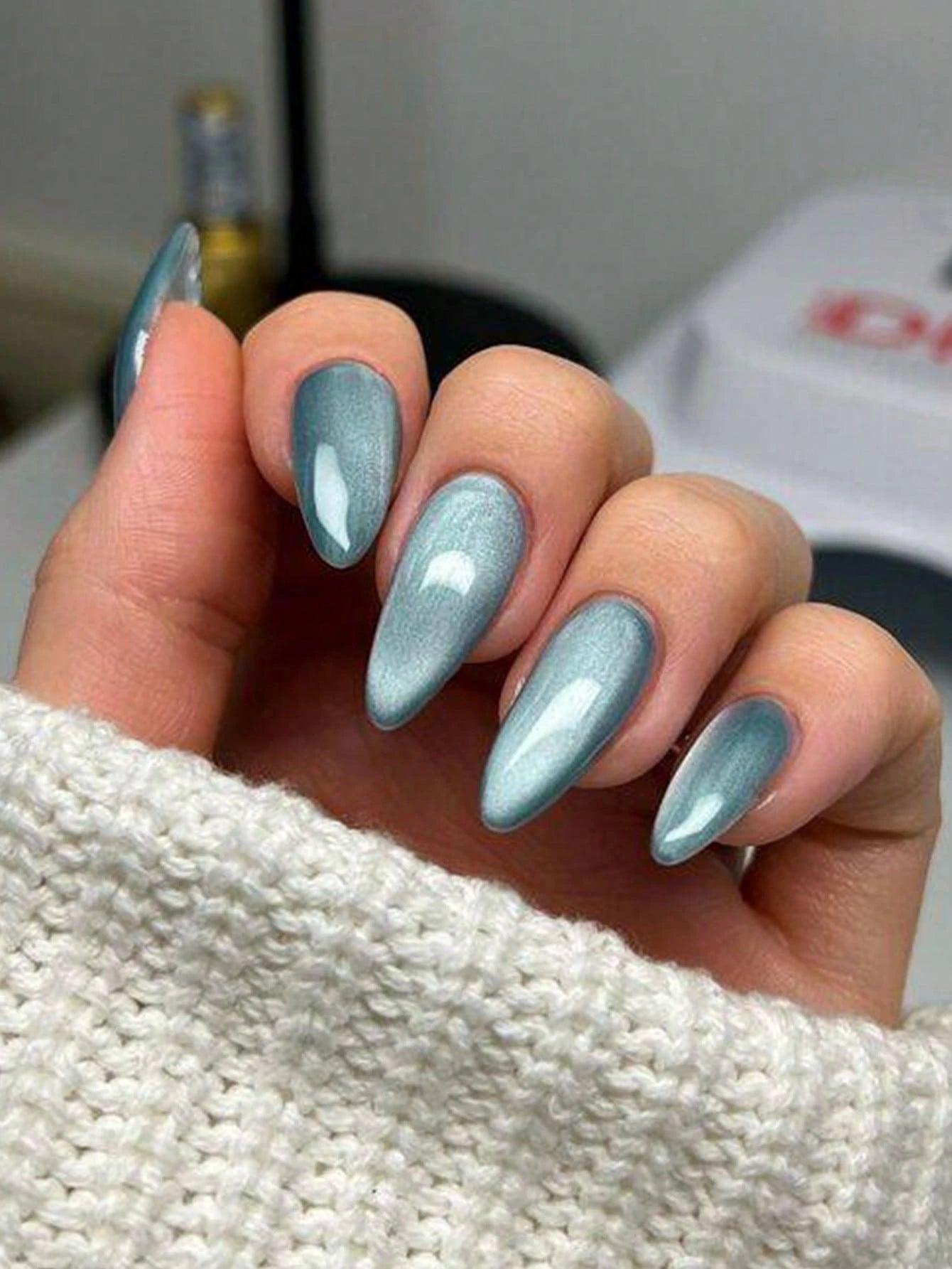 24PCS Y2K Long Almond Cat Eye Press-On Nails Set – Glossy Crystal Design