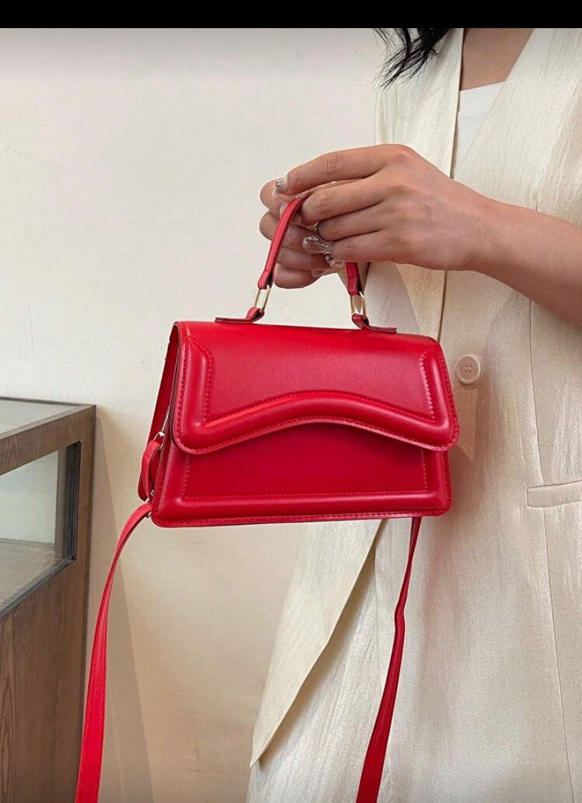 Minimalist Chic Vintage Underarm Shoulder & Crossbody Bag – Red