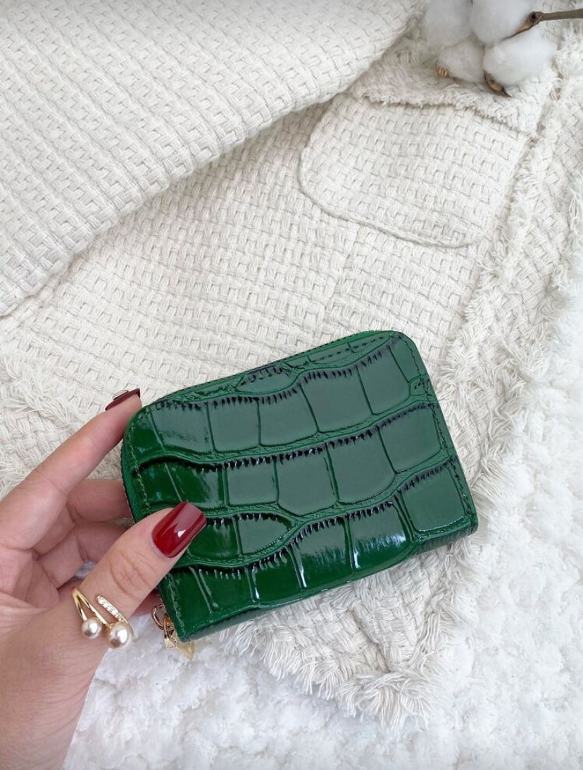 Crocodile & Stone Embossed Zipper Mini Wallet – Multi-Card Organizer for Women (Burgundy / Green)