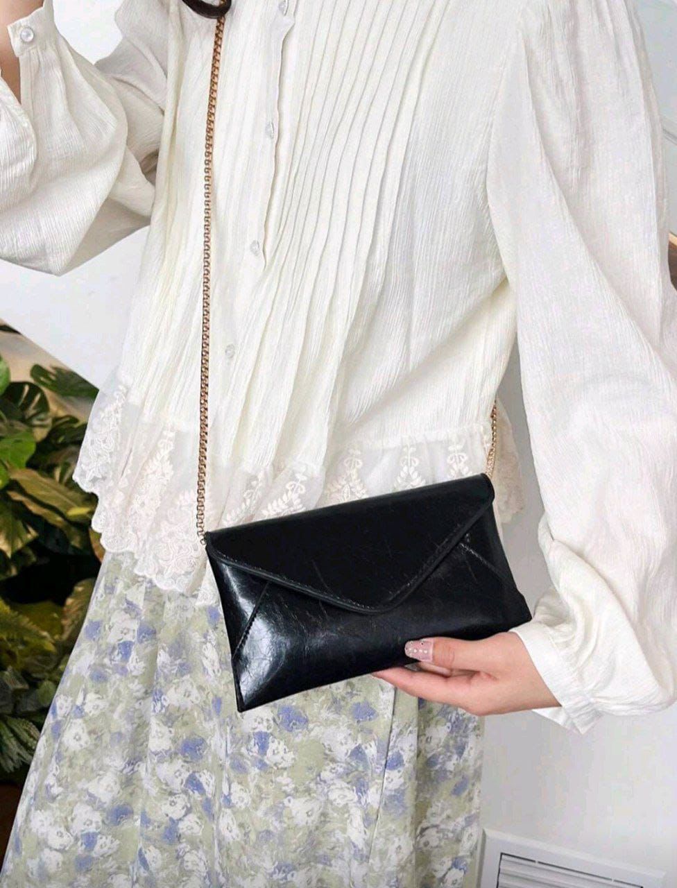 Black Envelope Chain Crossbody Bag – Elegant One Shoulder Minimalist Handbag
