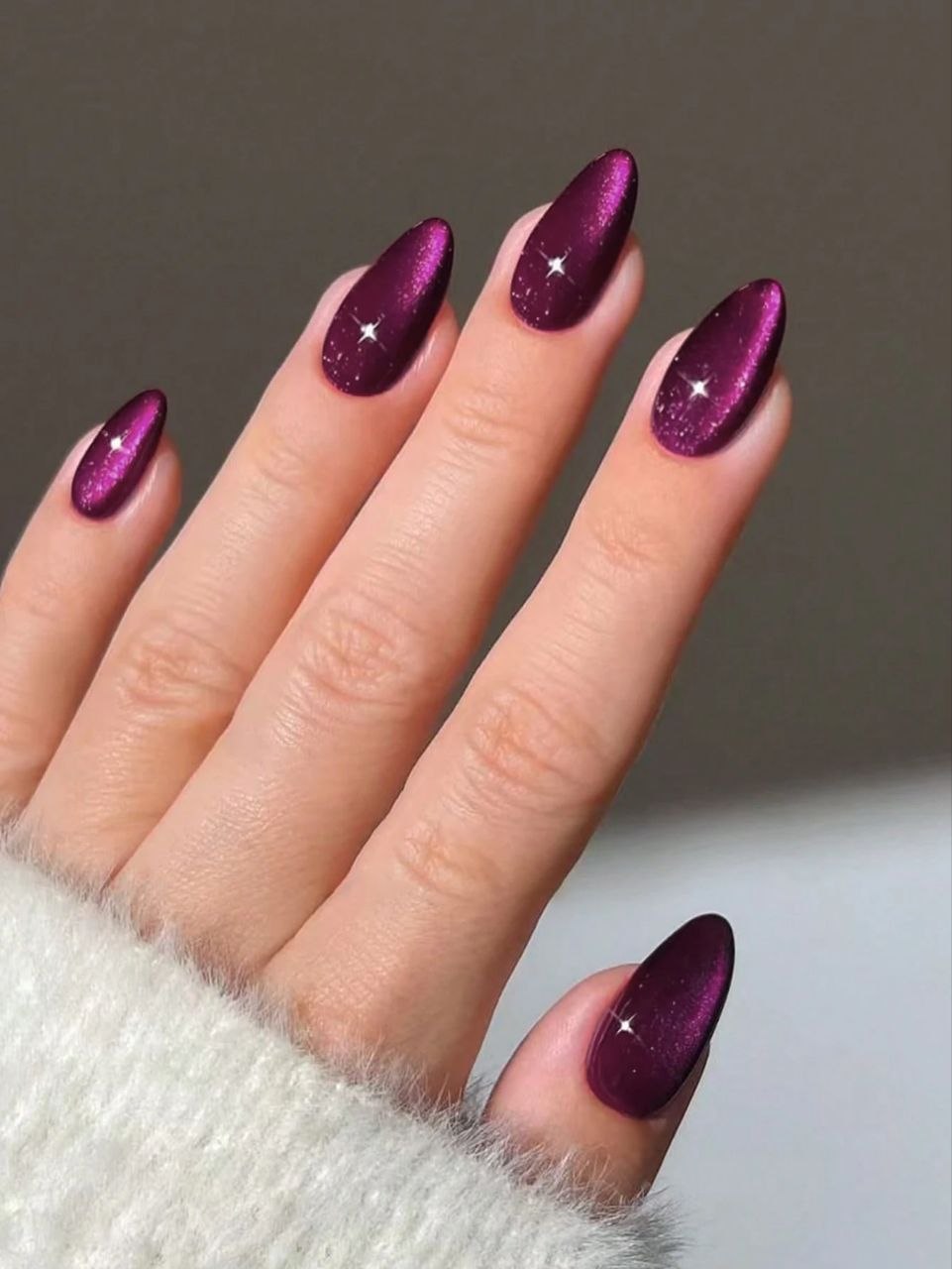 Y2K Short Oval Glossy Press-On Nails – 12 Colors