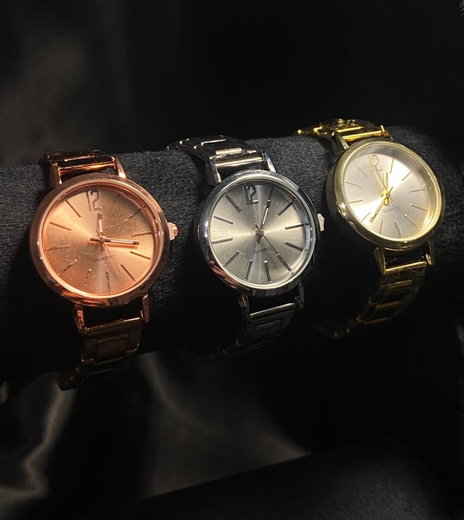 Elegant Alloy Strap Quartz Watch for Women – Everyday Style